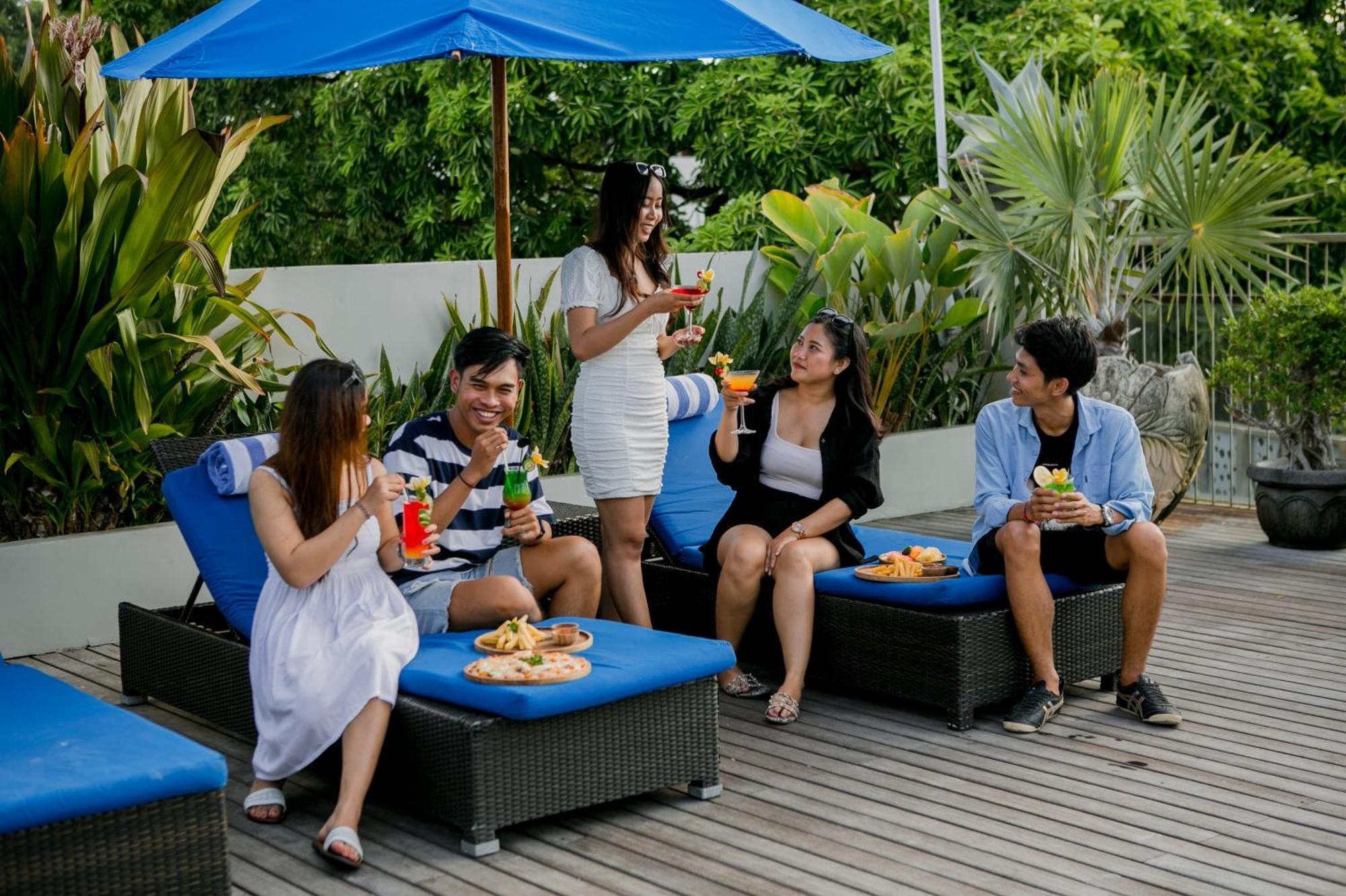 J4 Hotels Legian Exteriör bild