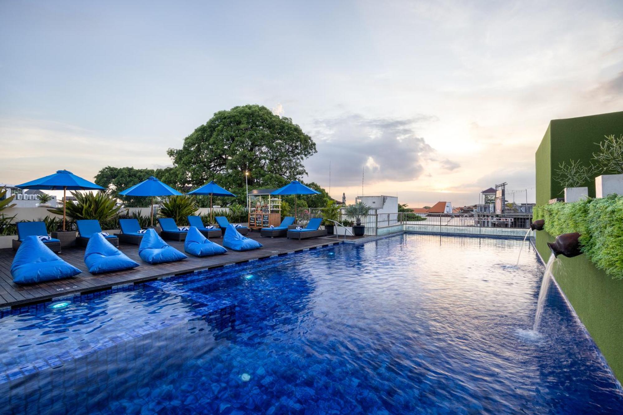 J4 Hotels Legian Exteriör bild